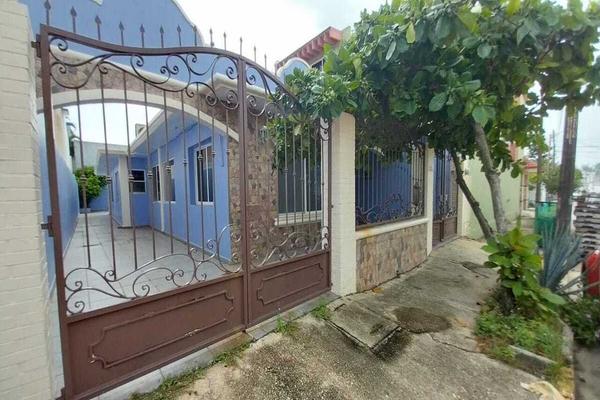 Foto de inmueble en Ambrosio Solorzano, Col. Puerto México C.P. 96510, Coatzacoalcos