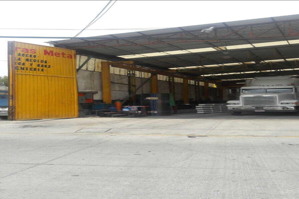Foto de inmueble en , Col. Ampliación San Pablo de las Salinas C.P. 54938, Tultitlán