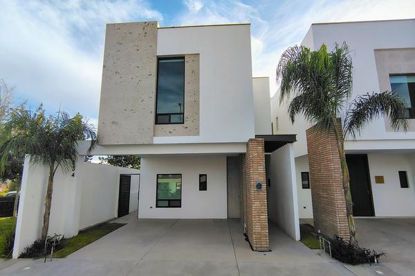 Foto de inmueble en , Col. Ampliación Senderos C.P. 27018, Torreón