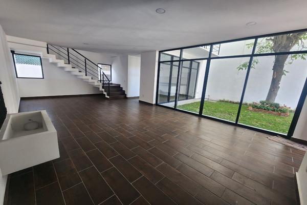 Foto de inmueble en Andador 1-C Xochitepetl, Col. Valle de Tepepan C.P. 14646, Tlalpan