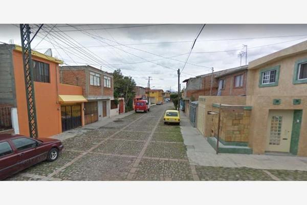 Foto de inmueble en ANDADOR BERNARDO COBOS, Col. San Isidro C.P. 76803, San Juan del Río