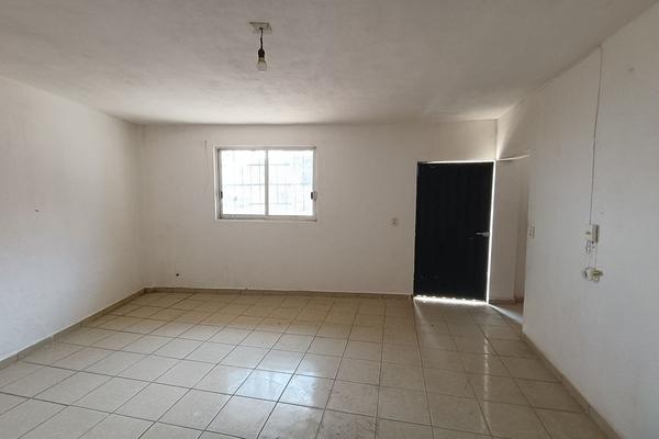 Foto de inmueble en Andador Nicolas Bravo, Col. Antorcha Revolucionaria C.P. 39463, Acapulco de Juárez