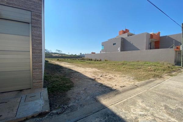 Foto de inmueble en Ángel Bracho, Col. La Victoria C.P. 96536, Coatzacoalcos