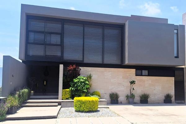 Foto de inmueble en Anillo Vial Fray Junípero Serra #3000, Col. Viveros Residencial C.P. 76140, Querétaro