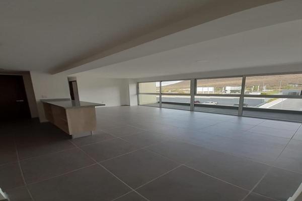 Foto de inmueble en Anillo Vial Fray Junípero Serra12300 San José el AltoQro., Col. Residencial el Refugio C.P. 76146, Querétaro