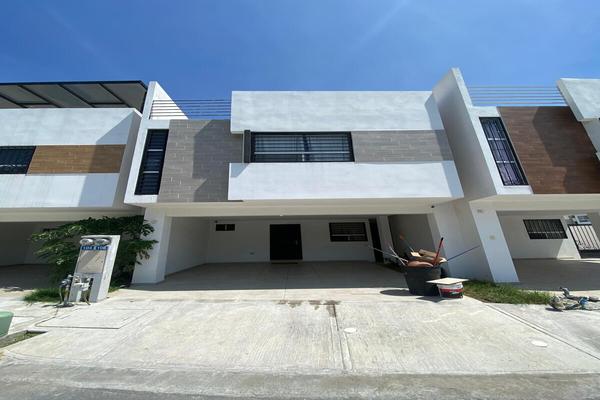 Foto de inmueble en  , Col. Antigua Santa Rosa C.P. 66610, Apodaca