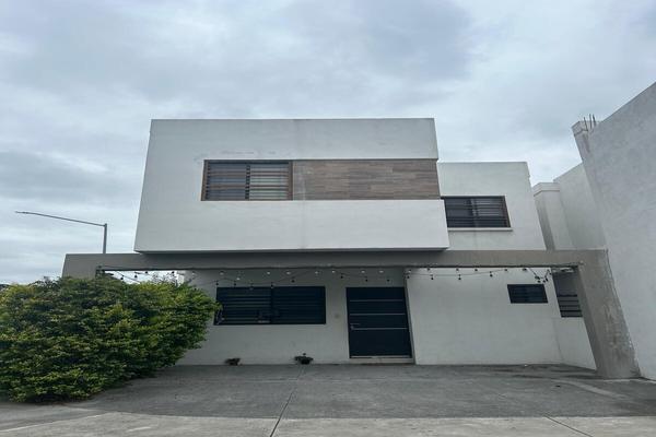 Foto de inmueble en Antiguo Camino a Santo Domingo, Col. Estancias Valle de Plata C.P. 66609, Apodaca