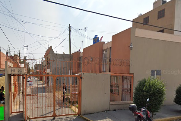 Foto de inmueble en APATZINGAN, Col. Los Héroes Ecatepec Sección I C.P. 55023, Ecatepec de Morelos