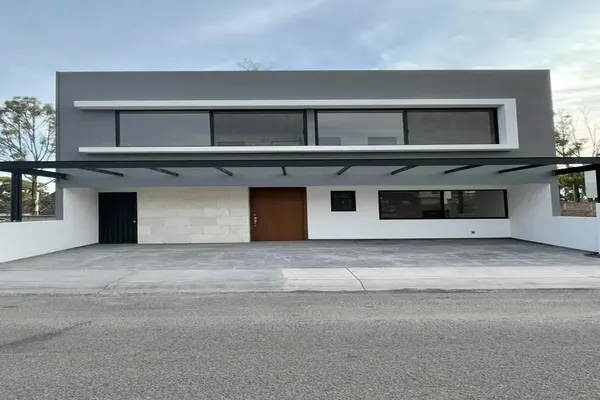 Foto de inmueble en apeninos #110, Col. Lomas de Juriquilla C.P. 76226, Querétaro