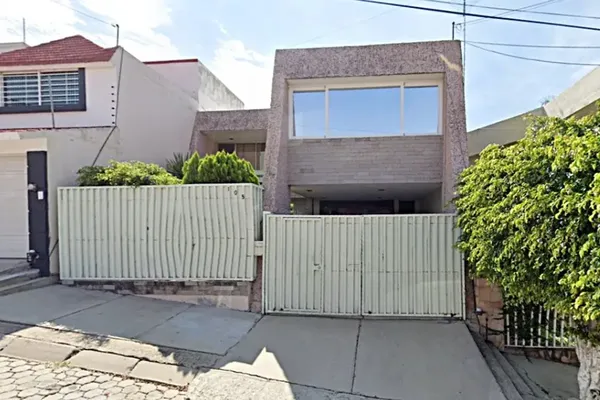 Foto de inmueble en  , Col. Arbide C.P. 37360, León
