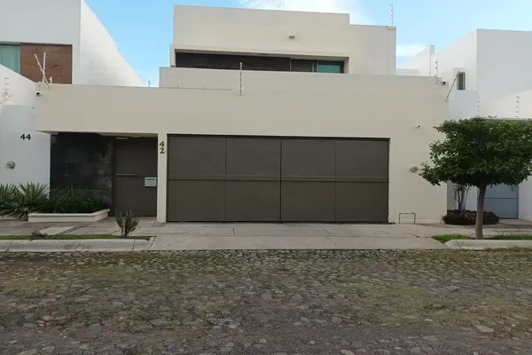Foto de inmueble en ATACAMA, Col. Residencial Victoria C.P. 28017, Colima