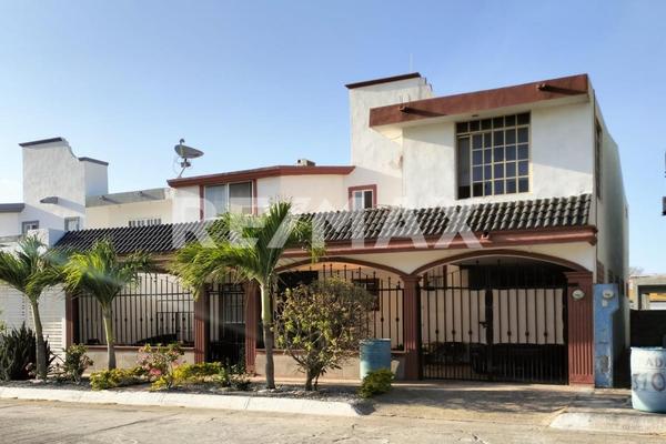 Foto de inmueble en Atasta, Col. 18 de Marzo C.P. 89515, Ciudad Madero