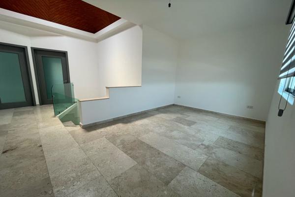 Foto de inmueble en Av de los doctores Tezontepec Morelos, Col. Centro Jiutepec C.P. 62550, Jiutepec
