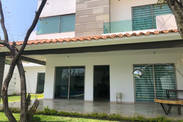 Foto de inmueble en Av de los doctores Tezontepec Morelos, Col. Centro Jiutepec C.P. 62550, Jiutepec
