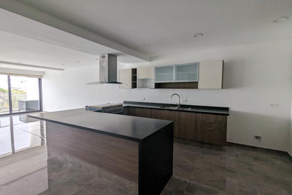 Foto de inmueble en Av. Eugenio Garza Sada #327Int. 305 y 308, Col. Lomas del Tecnológico C.P. 78215, San Luis Potosí