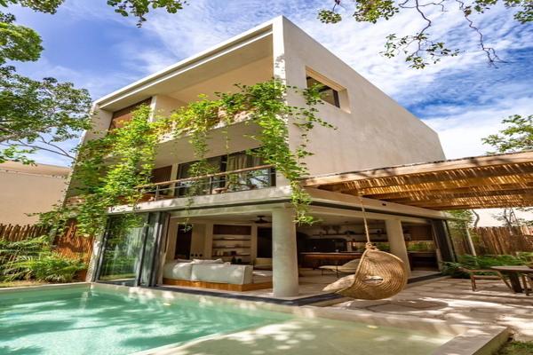 Foto de inmueble en Av. 10 Nte., Col. Ya Ax Tulum C.P. 77762, Tulum