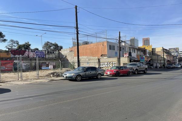 Foto de inmueble en Ave 20 de Noviembre, Col. Lomas de Agua Caliente C.P. 22024, Tijuana