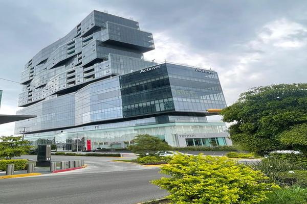 Foto de inmueble en Avenida Acueducto #2100, Col. Colinas de San Javier C.P. 45110, Zapopan