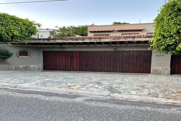 Foto de inmueble en av acueducto, Col. Colinas de San Javier C.P. 44660, Guadalajara