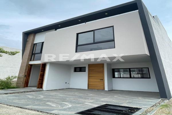 Foto de inmueble en Avenida Adamar, Col. Adamar C.P. 45646, Tlajomulco de Zúñiga