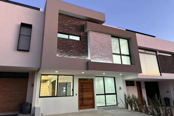 Foto de inmueble en Avenida Adamar, Col. Adamar C.P. 45646, Tlajomulco de Zúñiga