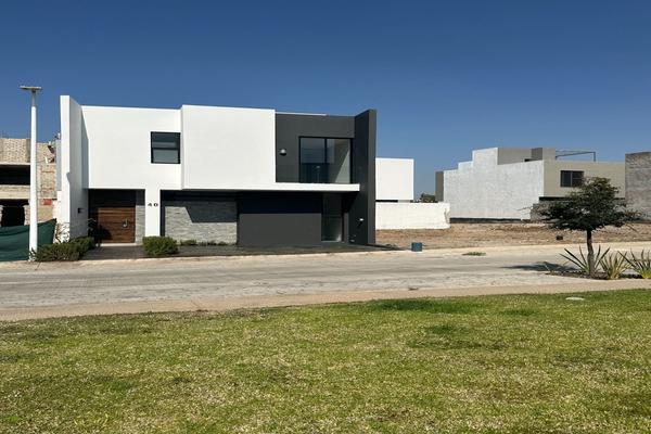 Foto de inmueble en Av Adamar Oriente, Col. Adamar C.P. 45646, Tlajomulco de Zúñiga