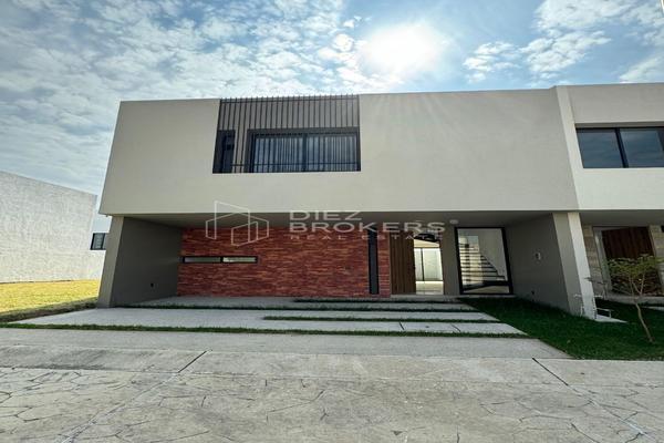 Foto de inmueble en Av. Adamar Tehuatepec, Col. Adamar C.P. 45646, Tlajomulco de Zúñiga