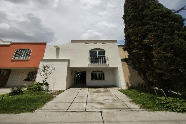Foto de inmueble en Av. Adán, Col. Jardines Del Edén C.P. 45654, Tlajomulco de Zúñiga