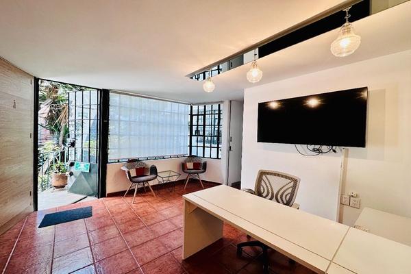 Foto de inmueble en Av. Adolfo lópez Mateos, Col. Santa Cruz del Monte C.P. 53110, Naucalpan de Juárez