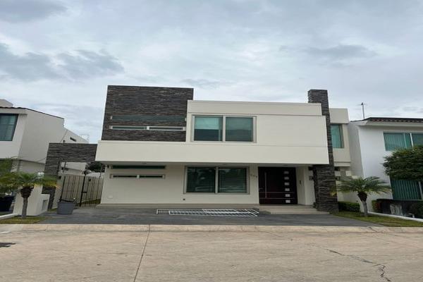 Foto de inmueble en Avenida Adolfo López Mateos Sur #5555, Col. Villas de Santa Anita C.P. 45645, Tlajomulco de Zúñiga