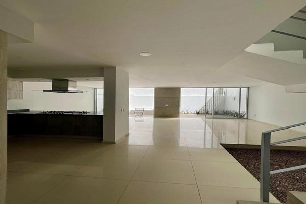 Foto de inmueble en Av.. Alameda Punto Sur, Col. Punto Sur C.P. 45645, Tlajomulco de Zúñiga