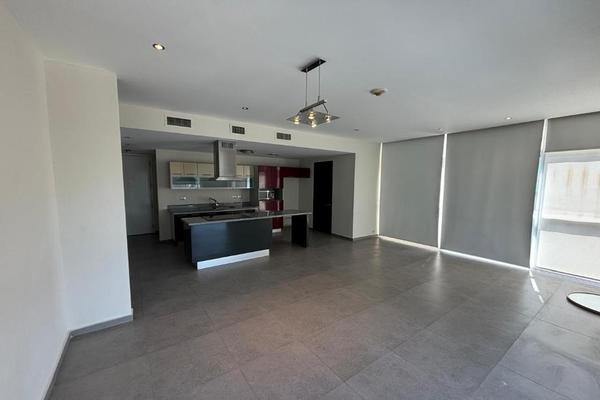 Foto de inmueble en Av. Alfonso Reyes #2607, Col. Del Paseo Residencial 3 Sector C.P. 64920, Monterrey