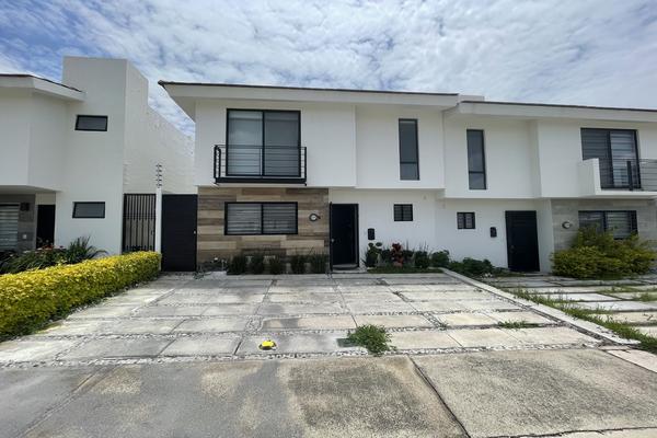 Foto de inmueble en Av. Altara, Col. Cortijo de San Agustin C.P. 45645, Tlajomulco de Zúñiga