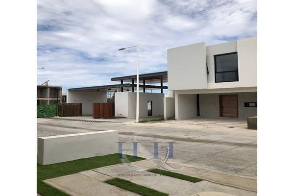 Foto de inmueble en av altavista, Col. Real de Valdepeñas C.P. 45130, Zapopan