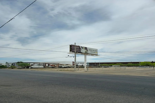 Foto de inmueble en Avenida Alvaro Obregon, Col. Burócrata C.P. 83450, San Luis Río Colorado