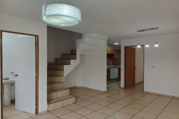 Foto de inmueble en Avenida Amaranto 175, C. Los pinos 93,  Amaranto Residencial, Tesistan, Zapopan, Jalisco. C.P. 45200, Col. Real de Tesistán C.P. 45200, Zapopan