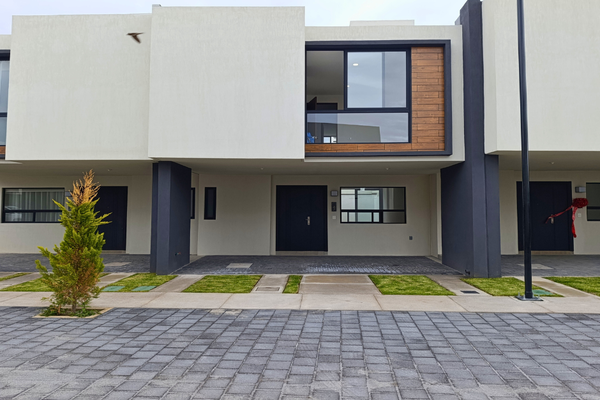 Foto de inmueble en Av. Arboleda San Mateo OtzacatipanMéx., Col. San Mateo Otzacatipan C.P. 50220, Toluca