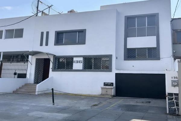 Foto de inmueble en Av Arcos, Col. Jardines de los Arcos C.P. 44500, Guadalajara