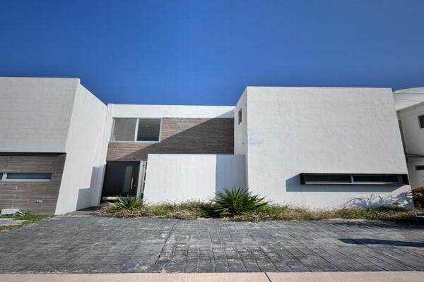 Foto de inmueble en Av Aurora, Col. El Pueblito C.P. 76904, Corregidora