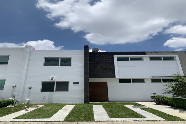 Foto de inmueble en avenida aviacion, Col. Jardín Real C.P. 45136, Zapopan