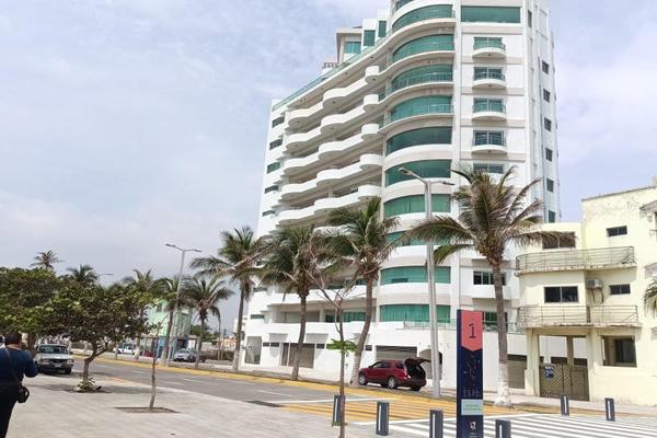 Foto de inmueble en Av. Avila Camacho #1013, Col. Ricardo Flores Magón C.P. 91900, Veracruz