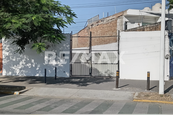 Foto de inmueble en Av. Avila Camacho, Col. Observatorio C.P. 44266, Guadalajara