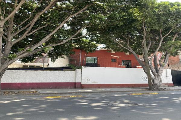 Foto de inmueble en av azcapotzalco, Col. San Álvaro C.P. 02090, Azcapotzalco