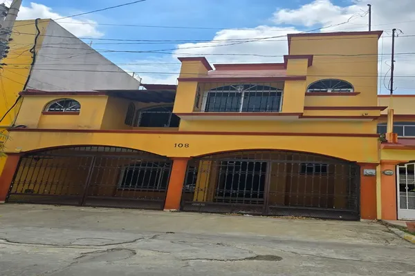 Foto de inmueble en AV. AZUCENAS #108, Col. Tamulte de las Barrancas C.P. 86150, Centro