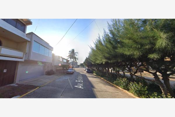 Foto de inmueble en AV BELLAVISTA #1123, Col. Maria de La Piedad C.P. 96410, Coatzacoalcos