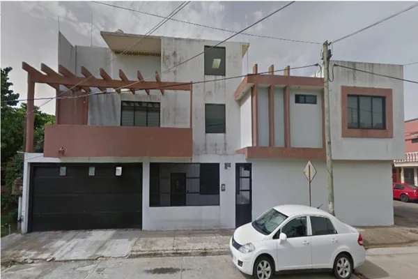 Foto de inmueble en av bellavista #2417, Col. Puerto México C.P. 96510, Coatzacoalcos