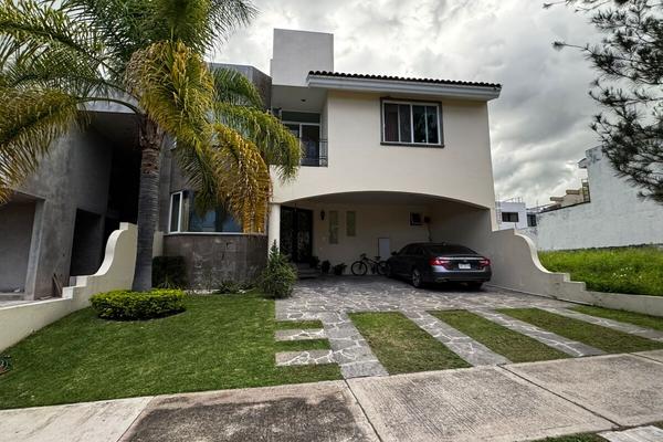 Foto de inmueble en Av. Bosques, Col. San Agustin C.P. 45645, Tlajomulco de Zúñiga
