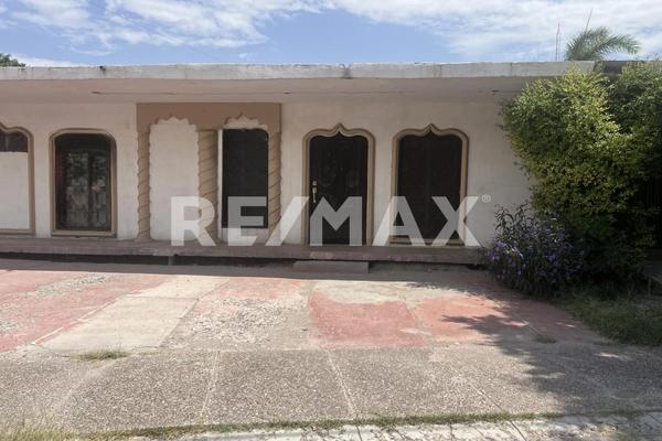 Foto de inmueble en Av. Bruselas, Col. San Isidro C.P. 27100, Torreón