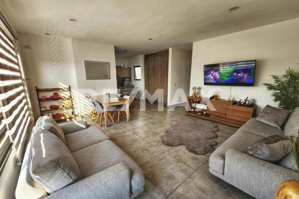 Foto de inmueble en AV. CAMINO A VANEGAS, Col. Puerta Real C.P. 76910, Corregidora