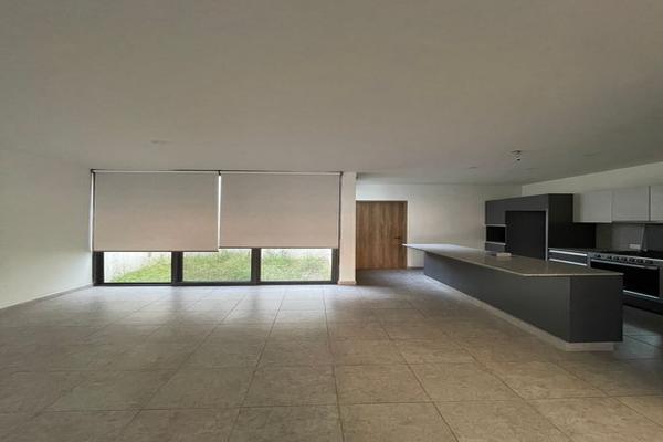 Foto de inmueble en Av. Camino Real a Colima, Col. La Bella C.P. 45602, San Pedro Tlaquepaque